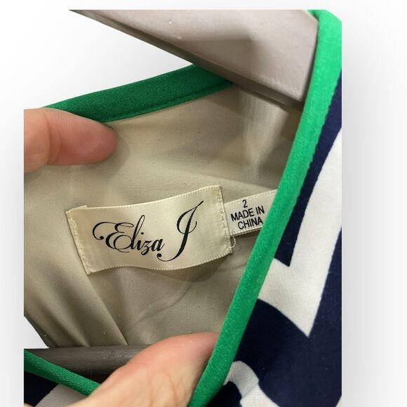 Eliza J. Jersey Dress Navy Blue White Chevron Pattern Shift Size 2 - Picture 4 of 5